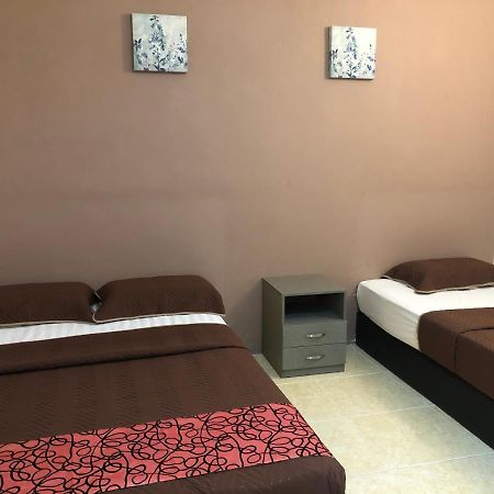 Chuu Pun Village Resort Pantai Cenang  Extérieur photo